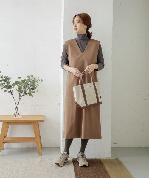 URBAN RESEARCH DOORS(アーバンリサーチドアーズ)の「『UR TECH』テレコタートルネックTシャツ(Tシャツ/カットソー・レディース・チャコールグレー/ライトグレー/オフホワイト・ONE)」の7枚目の写真