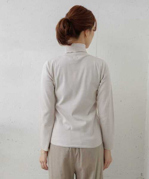 URBAN RESEARCH DOORS(アーバンリサーチドアーズ)の「『UR TECH』テレコタートルネックTシャツ(Tシャツ/カットソー・レディース・チャコールグレー/ライトグレー/オフホワイト・ONE)」の14枚目の写真