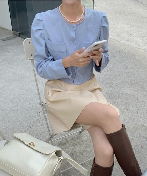 mood for a day(ムードフォーアデイ)の「gloomy short blouse / クロップドパフブラウス(シャツ/ブラウス・レディース・クリーム/ベージュ/ブルー・FREE)」の3枚目の写真