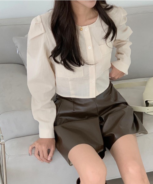 mood for a day(ムードフォーアデイ)の「gloomy short blouse / クロップドパフブラウス(シャツ/ブラウス・レディース・クリーム/ベージュ/ブルー・FREE)」の2枚目の写真