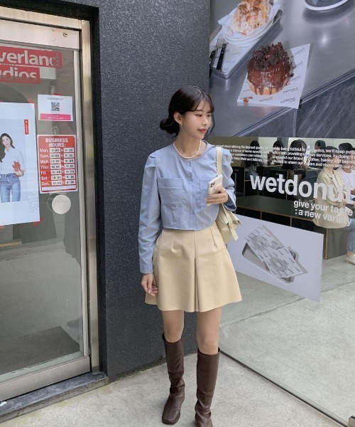 mood for a day(ムードフォーアデイ)の「gloomy short blouse / クロップドパフブラウス(シャツ/ブラウス・レディース・クリーム/ベージュ/ブルー・FREE)」の8枚目の写真