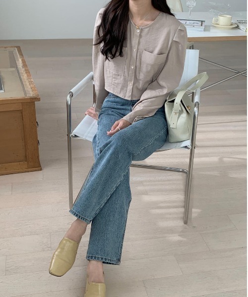 mood for a day(ムードフォーアデイ)の「gloomy short blouse / クロップドパフブラウス(シャツ/ブラウス・レディース・クリーム/ベージュ/ブルー・FREE)」の19枚目の写真