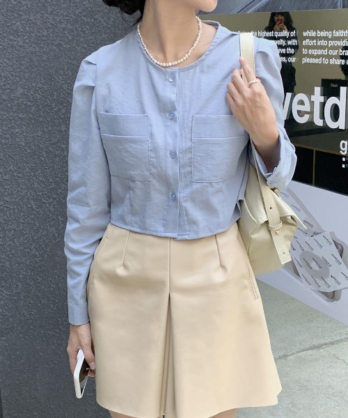 mood for a day(ムードフォーアデイ)の「gloomy short blouse / クロップドパフブラウス(シャツ/ブラウス・レディース・クリーム/ベージュ/ブルー・FREE)」の6枚目の写真