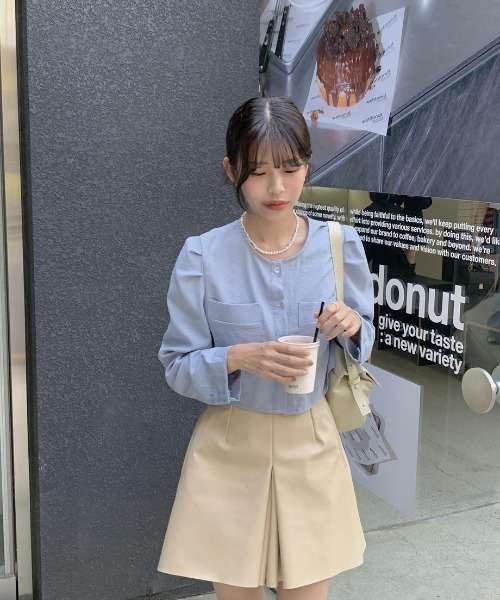 mood for a day(ムードフォーアデイ)の「gloomy short blouse / クロップドパフブラウス(シャツ/ブラウス・レディース・クリーム/ベージュ/ブルー・FREE)」の5枚目の写真