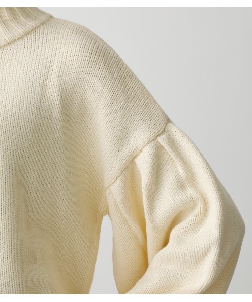 AZUL by moussy（アズールバイマウジー）の「ROUND VOLUME SLEEVE KNIT TOPS/ラウンドボリュームスリーブニットトップス（ニット/セーター・レディース・イエロー系その他/ブルー/ブラック/オフホワイト・SMALL/MEDIUM）」の12枚目の写真