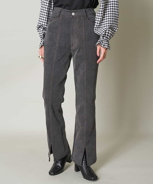 A de a.v.v（アードアー・ヴェ・ヴェ）の「センタースリットデニムフレアパンツ（デニムパンツ・レディース・ブラック/ネイビー・40/38/36）」の7枚目の写真