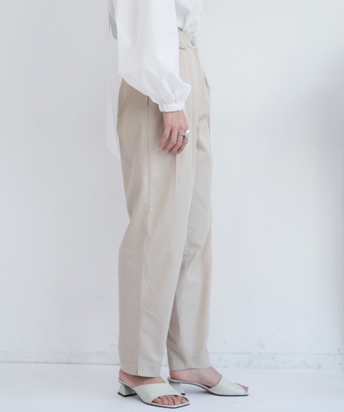 VANNIE U（ヴァニーユー）の「タックコクーンパンツ（その他パンツ・レディース・ベージュ/ブルー/ライトパープル・FREE/S）」の15枚目の写真