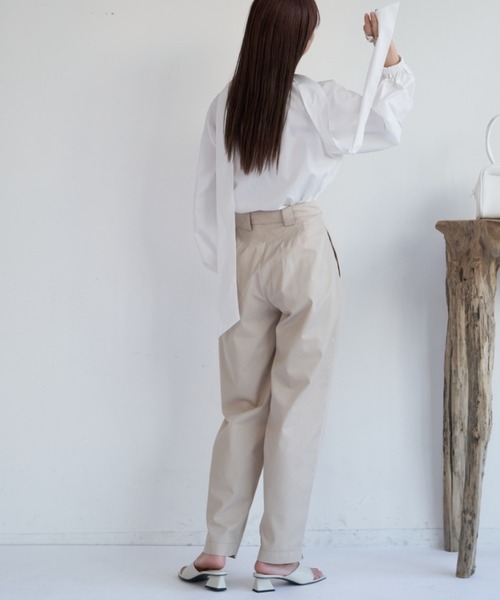 VANNIE U（ヴァニーユー）の「タックコクーンパンツ（その他パンツ・レディース・ベージュ/ブルー/ライトパープル・FREE/S）」の19枚目の写真