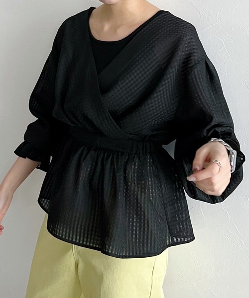 mysty woman(ミスティウーマン)の「チェックカシュクール2WAYブラウス 273527(シャツ/ブラウス・レディース・ブラック/ベージュ/イエロー・FREE)」の1枚目の写真