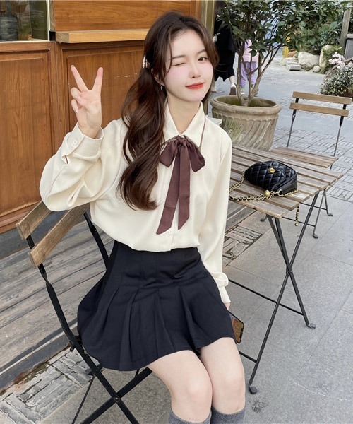 VIBGYOR Women（ヴィブジョー　ウィメン）の「【KOREA SELECT】リボンタイ付き バイカラー シャツ（シャツ/ブラウス・レディース・ホワイト/ブラック/ベージュ・FREE）」の19枚目の写真