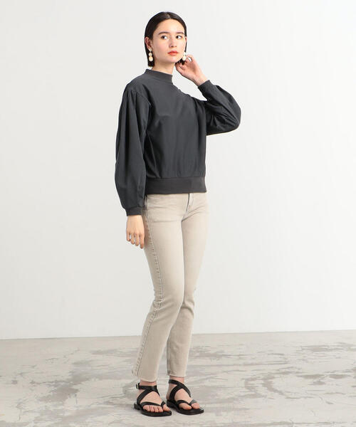 TOMORROWLAND （トゥモローランド）の「コットンハイゲージジャージー ボリュームスリーブプルオーバー（スウェット・レディース・チャコールグレー/ホワイト・S）」の3枚目の写真