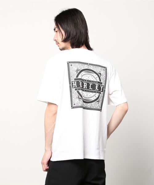 Hurley (ハーレー)の「【ムラサキスポーツ別注】Hurley/ハーレー ルーズシルエット バンダナ柄 バックプリントTシャツ MSS2200048(Tシャツ/カットソー・メンズ・ブラック/グレー/ホワイト・L/M/S)」の7枚目の写真