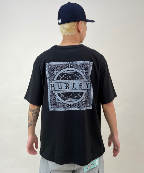 Hurley (ハーレー)の「【ムラサキスポーツ別注】Hurley/ハーレー ルーズシルエット バンダナ柄 バックプリントTシャツ MSS2200048(Tシャツ/カットソー・メンズ・ブラック/グレー/ホワイト・L/M/S)」の3枚目の写真
