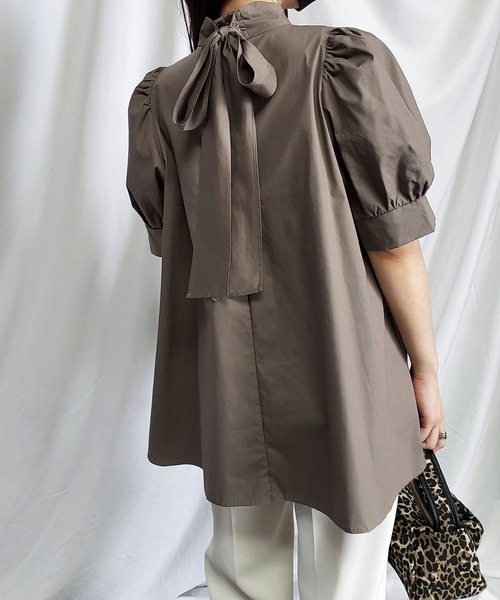 me+em select（ミームセレクト）の「【 ２way ／  5color  】ビッグリボンハイネックパフスリーブフレアブラウス（シャツ/ブラウス・レディース・ホワイト/ブラック/ベージュ/ピンク/モカ・FREE）」の3枚目の写真