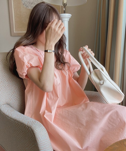 LAUIR(ラウアー)の「ピンタック半袖ワンピース(ワンピース・レディース・ホワイト/ブラック/オレンジ/グリーン系その他・MEDIUM/LARGE)」の5枚目の写真