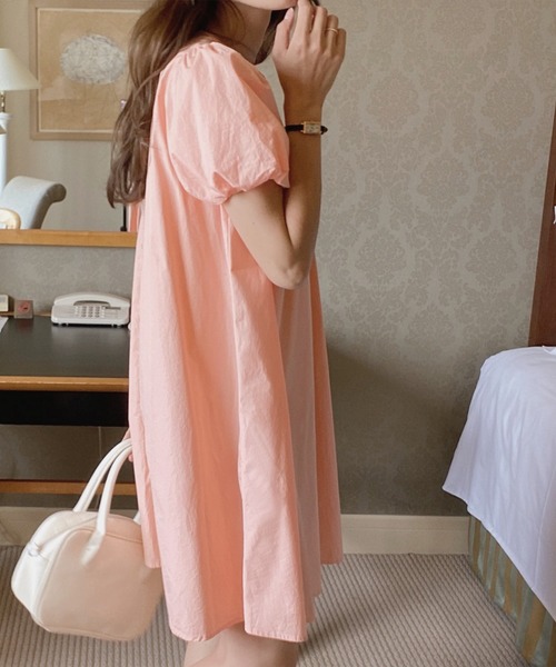 LAUIR(ラウアー)の「ピンタック半袖ワンピース(ワンピース・レディース・ホワイト/ブラック/オレンジ/グリーン系その他・MEDIUM/LARGE)」の6枚目の写真