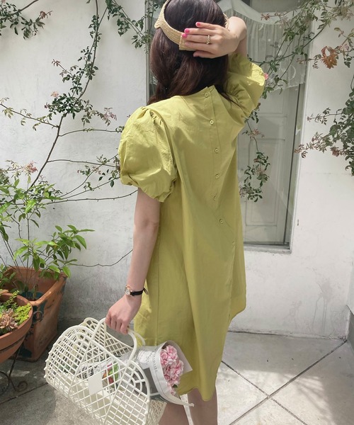 LAUIR(ラウアー)の「ピンタック半袖ワンピース(ワンピース・レディース・ホワイト/ブラック/オレンジ/グリーン系その他・MEDIUM/LARGE)」の13枚目の写真