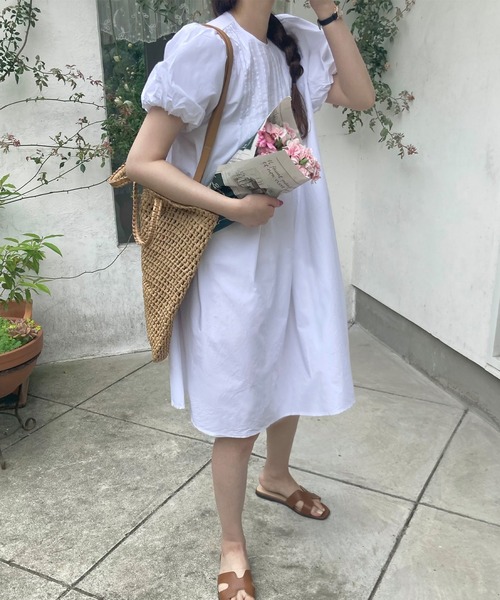 LAUIR(ラウアー)の「ピンタック半袖ワンピース(ワンピース・レディース・ホワイト/ブラック/オレンジ/グリーン系その他・MEDIUM/LARGE)」の17枚目の写真