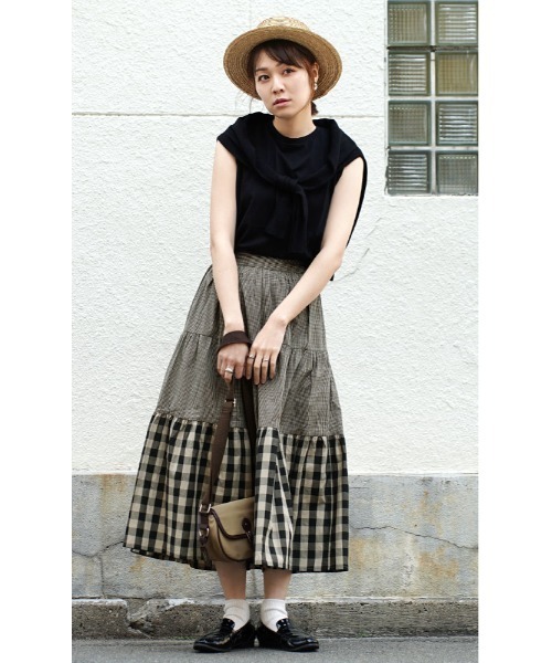 MIMIMEMETE(ミミメメット)の「クレイジーギンガム ティアードスカート(スカート・レディース・ベージュ×ブラック・M)」の2枚目の写真