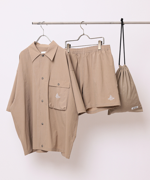JOURNAL STANDARD(ジャーナルスタンダード)の「VERTIGO DESIGNS×JS 別注 “シャツ+パンツ+巾着”3点セット(シャツ/ブラウス・メンズ・ブラック/ベージュ/グリーン・MEDIUM/LARGE)」の1枚目の写真