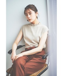 【貴島明日香コラボ】スタンドフリルネックニット