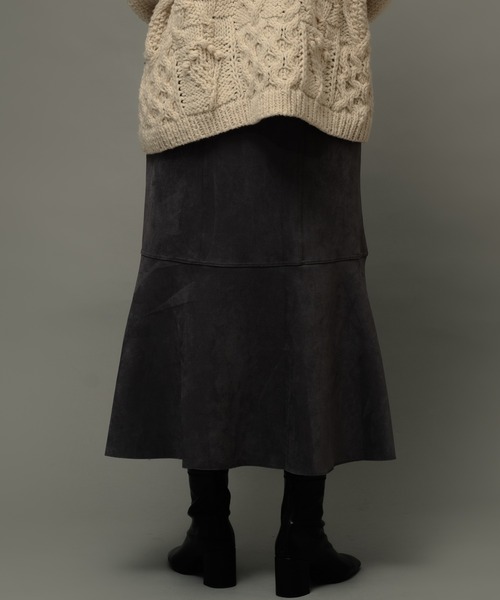 ottilie（オティーリエ）の「【 ottilie / オティーリエ 】 スエードマーメイドスカート（スカート・レディース・キャメル/ナチュラル/チャコールグレー・FREE）」の8枚目の写真