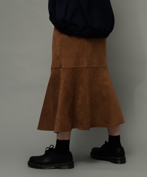 ottilie（オティーリエ）の「【 ottilie / オティーリエ 】 スエードマーメイドスカート（スカート・レディース・キャメル/ナチュラル/チャコールグレー・FREE）」の13枚目の写真