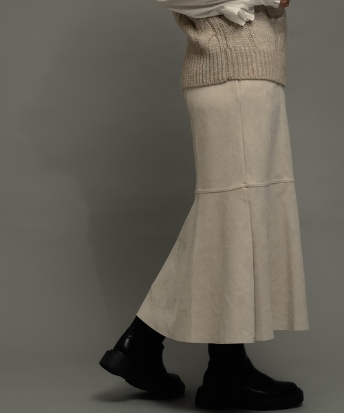 ottilie（オティーリエ）の「【 ottilie / オティーリエ 】 スエードマーメイドスカート（スカート・レディース・キャメル/ナチュラル/チャコールグレー・FREE）」の9枚目の写真