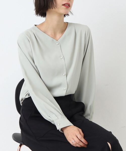 DRESKIP（ドレスキップ）の「◆【洗える】パール調ボタンブラウス（シャツ/ブラウス・レディース・ブラック/オフホワイト/イエロー/ライトグリーン・02/03/04）」の3枚目の写真
