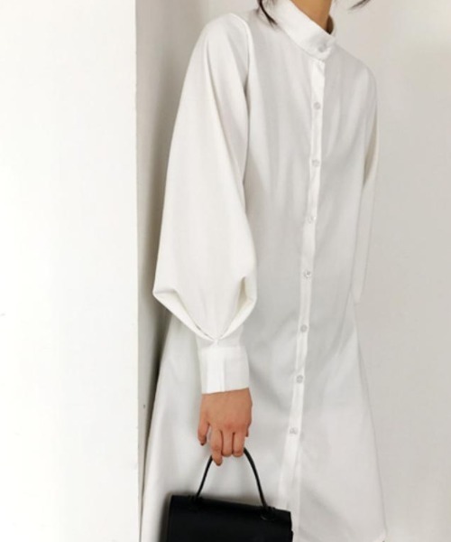 CLEA（クレア）の「ボリューム袖バンドカラーロングシャツ（シャツ/ブラウス・レディース・ホワイト/ベージュ/ダークブルー・FREE）」の6枚目の写真