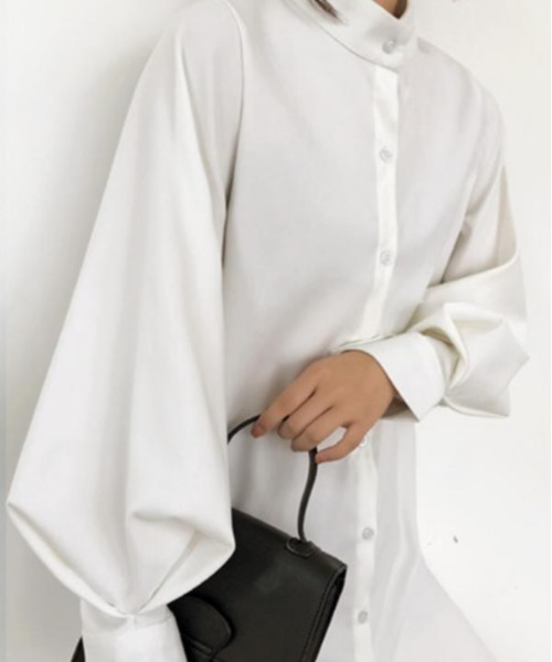 CLEA（クレア）の「ボリューム袖バンドカラーロングシャツ（シャツ/ブラウス・レディース・ホワイト/ベージュ/ダークブルー・FREE）」の5枚目の写真