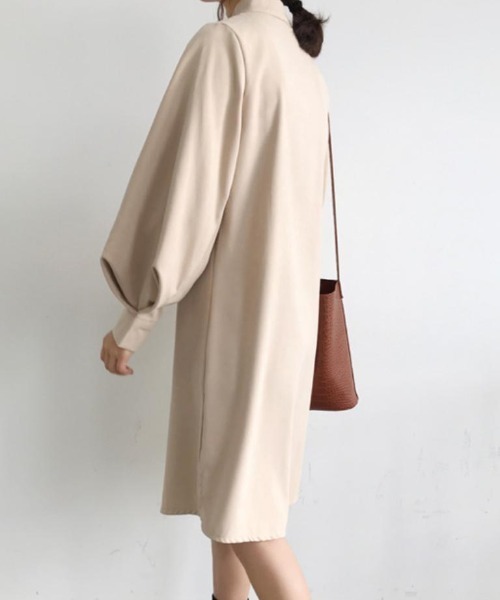 CLEA（クレア）の「ボリューム袖バンドカラーロングシャツ（シャツ/ブラウス・レディース・ホワイト/ベージュ/ダークブルー・FREE）」の7枚目の写真