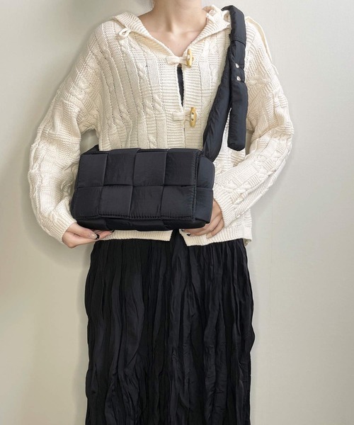 shopnikoniko(ショップニコニコ)の「キルティング ナイロン 編み込みバッグ(ショルダーバッグ・レディース・ブラック/グリーン・フリー)」の22枚目の写真