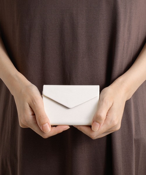 HIGHTIDE（ハイタイド）の「ダブルフラップカードホルダー 名刺入れ ビジネス カードケース マグネット式 三つ折り（名刺入れ・レディース・ゴールド/ネイビー/ベージュ/レッド/ブラウン/ライトピンク/ブラック/グレー/シルバー/ブルーグレー/ホワイト・FREE）」の2枚目の写真