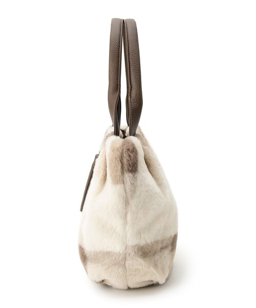 SHOO・LA・RUE（シューラルー）の「◆タッセル付きタックファートートバッグ（トートバッグ・レディース・グリーン系その他3/グレー系1/グレー系2/ベージュ系1/アイボリー系2/ピンク系7・00）」の18枚目の写真