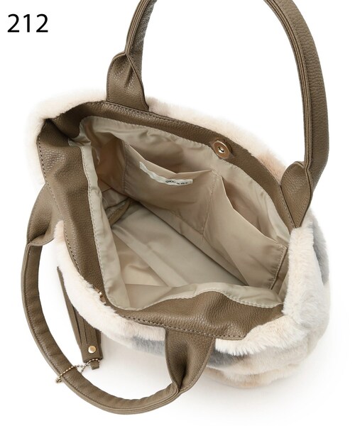 SHOO・LA・RUE（シューラルー）の「◆タッセル付きタックファートートバッグ（トートバッグ・レディース・グリーン系その他3/グレー系1/グレー系2/ベージュ系1/アイボリー系2/ピンク系7・00）」の15枚目の写真