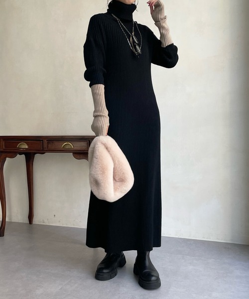 DouDou(ドゥドゥ)の「【WEB限定】袖配色タートルニットワンピース(ワンピース・レディース・ブラック/チャコールグレー/ベージュ・FREE)」の4枚目の写真