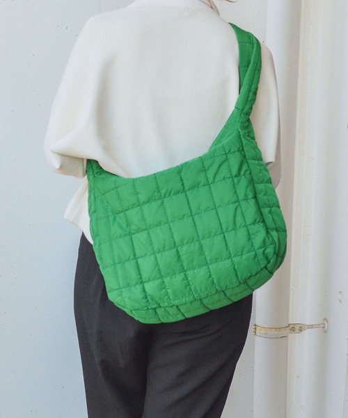 styiro(スタイロ)の「ナイロン キルティング ワンショルダーバッグ(ショルダーバッグ・レディース・グリーン/アイボリー/ブラック・FREE)」の6枚目の写真