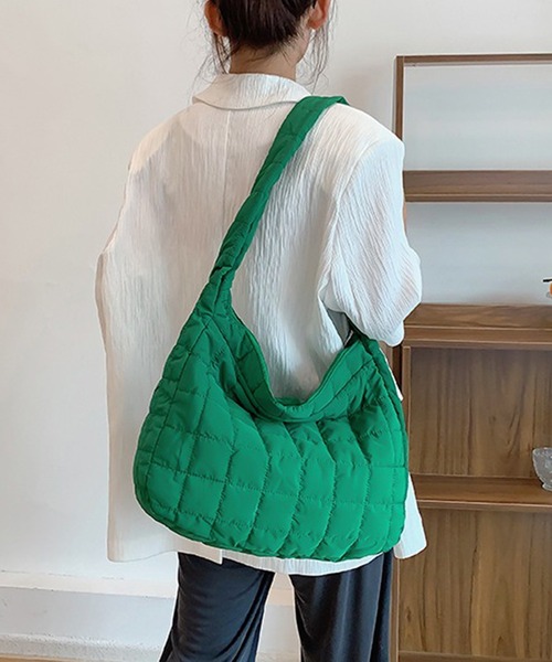 styiro(スタイロ)の「ナイロン キルティング ワンショルダーバッグ(ショルダーバッグ・レディース・グリーン/アイボリー/ブラック・FREE)」の11枚目の写真