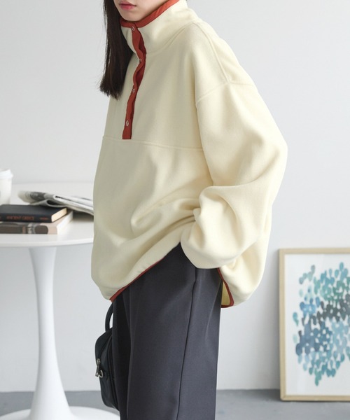 Chaco closet(チャコ クローゼット)の「バイカラーリングスナップボタン付きフリースプルオーバー(スウェット・レディース・アイボリー/ベージュ/パープル/グリーン/グレー/ブラック/オレンジ/ライトグレー・FREE)」の14枚目の写真