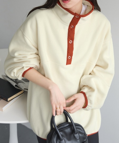 Chaco closet(チャコ クローゼット)の「バイカラーリングスナップボタン付きフリースプルオーバー(スウェット・レディース・アイボリー/ベージュ/パープル/グリーン/グレー/ブラック/オレンジ/ライトグレー・FREE)」の10枚目の写真