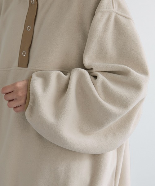 Chaco closet(チャコ クローゼット)の「バイカラーリングスナップボタン付きフリースプルオーバー(スウェット・レディース・アイボリー/ベージュ/パープル/グリーン/グレー/ブラック/オレンジ/ライトグレー・FREE)」の21枚目の写真