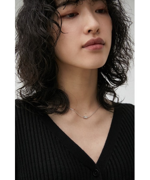 AZUL by moussy（アズールバイマウジー）の「PETIT POLE CHARM NECKLACE/プチポールチェーンネックレス（ネックレス・レディース・ゴールド系その他/シルバー・FREE）」の4枚目の写真