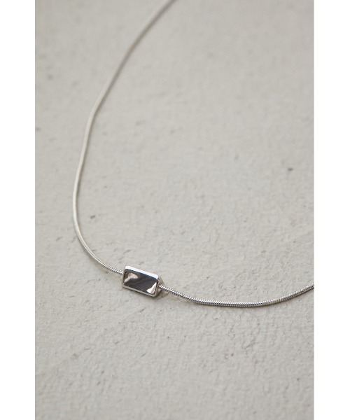 AZUL by moussy（アズールバイマウジー）の「PETIT POLE CHARM NECKLACE/プチポールチェーンネックレス（ネックレス・レディース・ゴールド系その他/シルバー・FREE）」の6枚目の写真