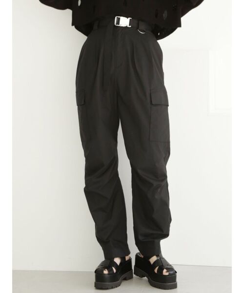 MURUA（ムルーア）の「カーブカーゴパンツ（カーゴパンツ・レディース・ブラック/カーキ・2/1）」の2枚目の写真