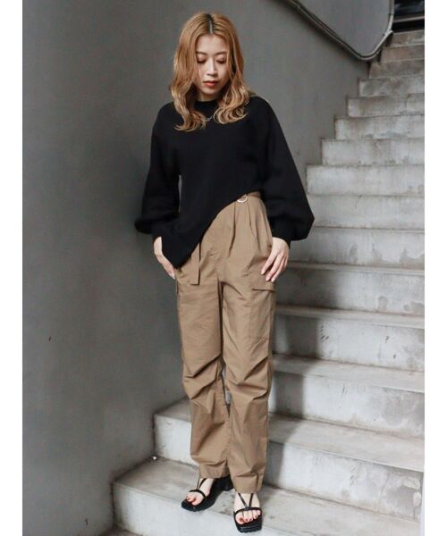 MURUA（ムルーア）の「カーブカーゴパンツ（カーゴパンツ・レディース・ブラック/カーキ・2/1）」の18枚目の写真