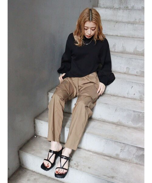 MURUA（ムルーア）の「カーブカーゴパンツ（カーゴパンツ・レディース・ブラック/カーキ・2/1）」の19枚目の写真