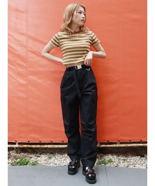 MURUA（ムルーア）の「カーブカーゴパンツ（カーゴパンツ・レディース・ブラック/カーキ・2/1）」の20枚目の写真