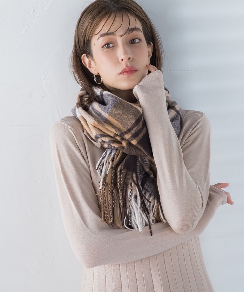 ketty（ケティ）の「タータンチェックストール（マフラー・レディース・ブラウン系その他/ダークベージュ/ブルー系その他/ホワイト系その他・FREE）」の2枚目の写真