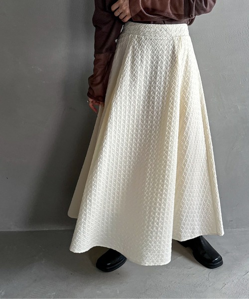 feepur(フェピュール)の「ジャガードタックフレアスカート(スカート・レディース・アイボリー/ブラック/グレー系その他・MEDIUM)」の1枚目の写真